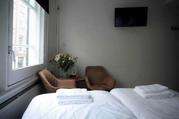 Room 17 of 132