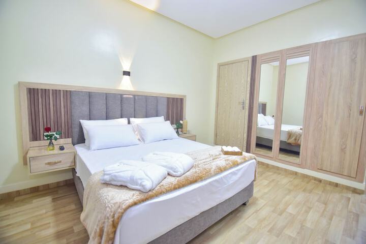 Room 32 of 60