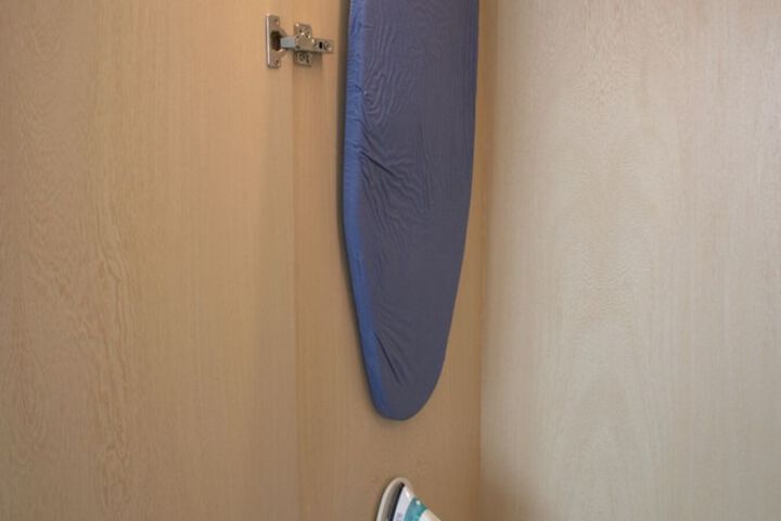 Room 43 of 90