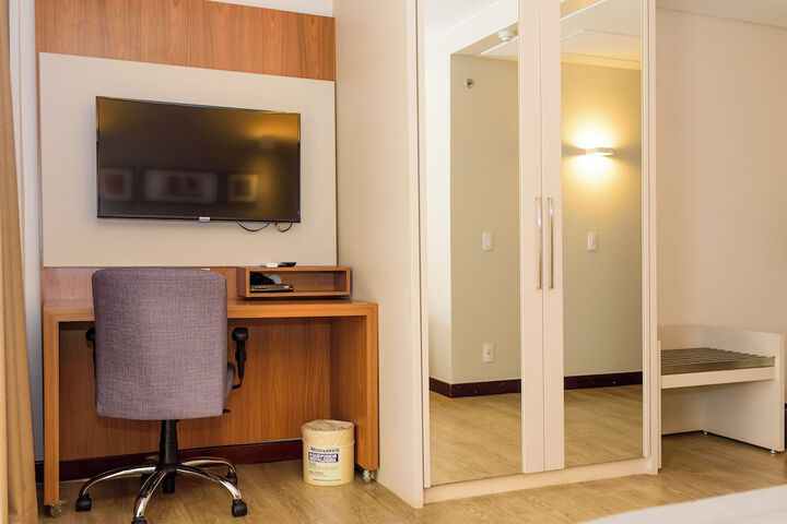 Room 25 of 62