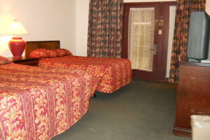 Room 9 of 24