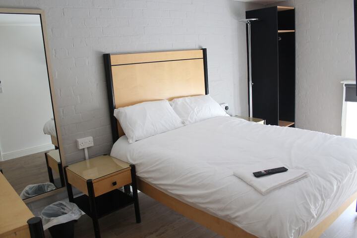 Room 32 of 78