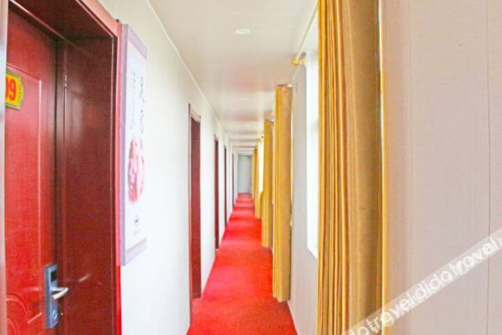 Hotel Interior 8 of 31