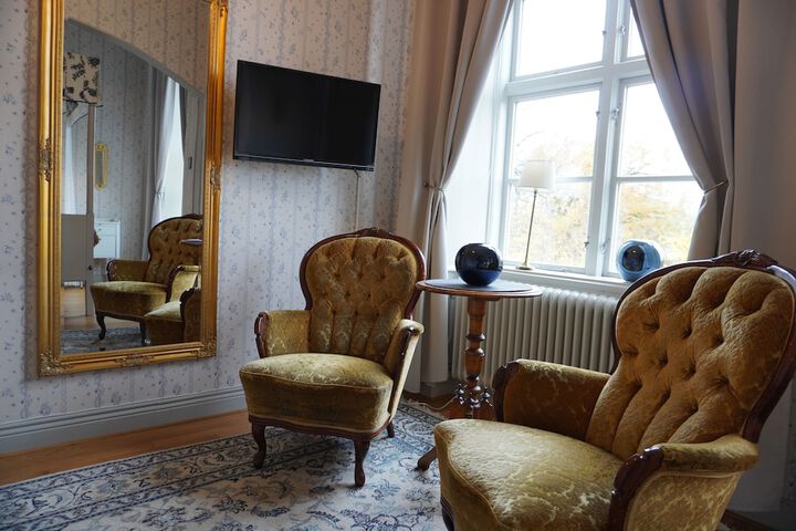 Room 7 of 36