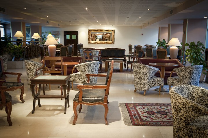 Guest Lobby