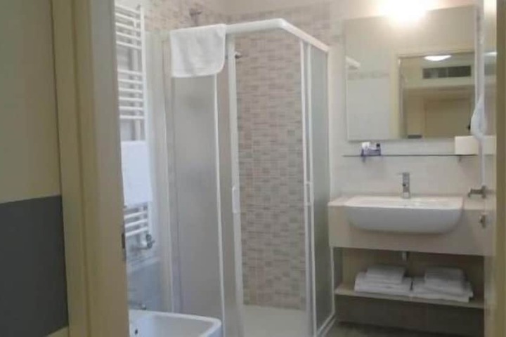 Room 15 of 19