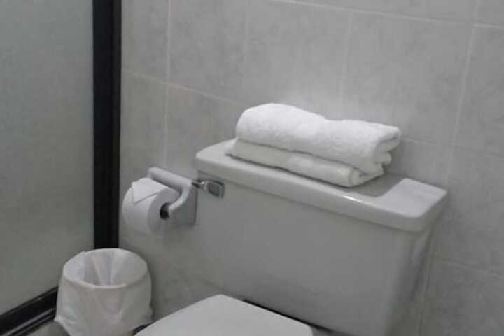 Room 6 of 20