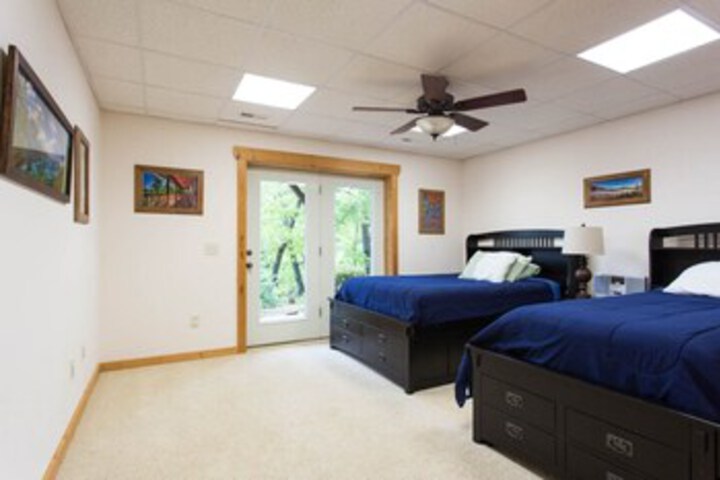 Room 83 of 86