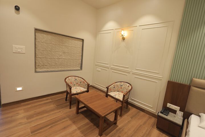 Room 34 of 65