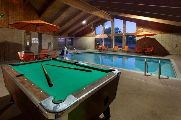 Pool 27 of 41