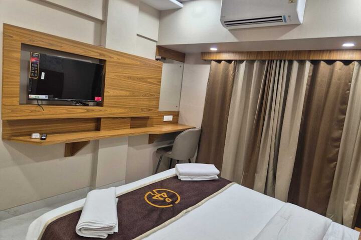 Room 16 of 27
