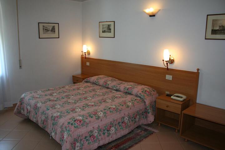 Room 16 of 57