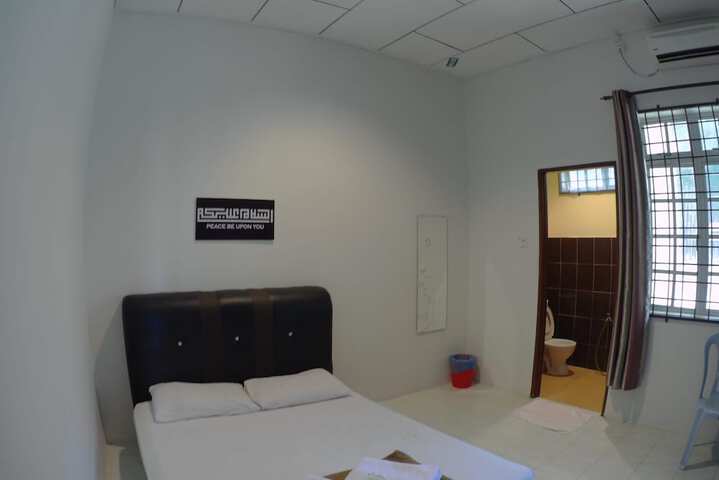 Room 8 of 35