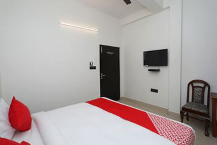 Room 15 of 20