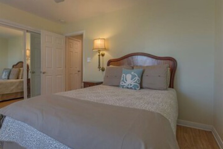 Room 25 of 29