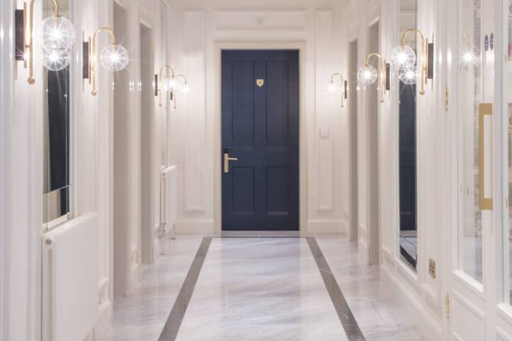 Room 30 of 94