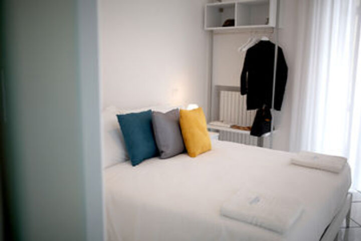 Room 10 of 21
