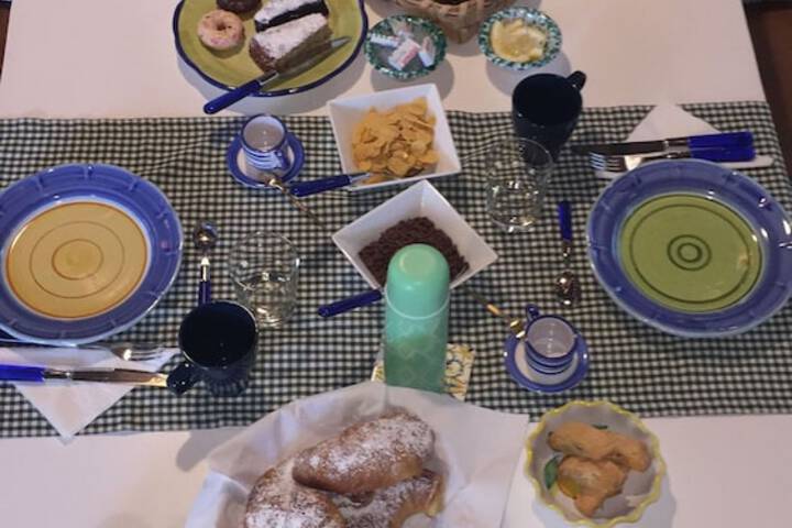 Breakfast/Coffee Service 24 of 74