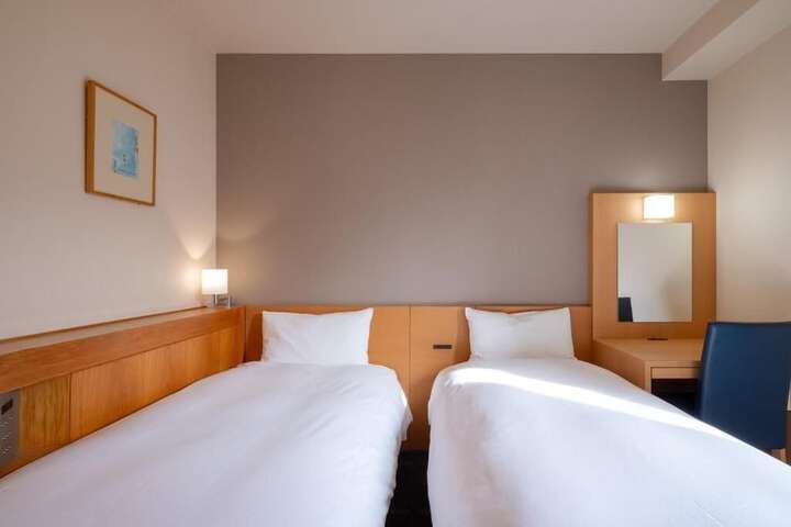 Room 9 of 14