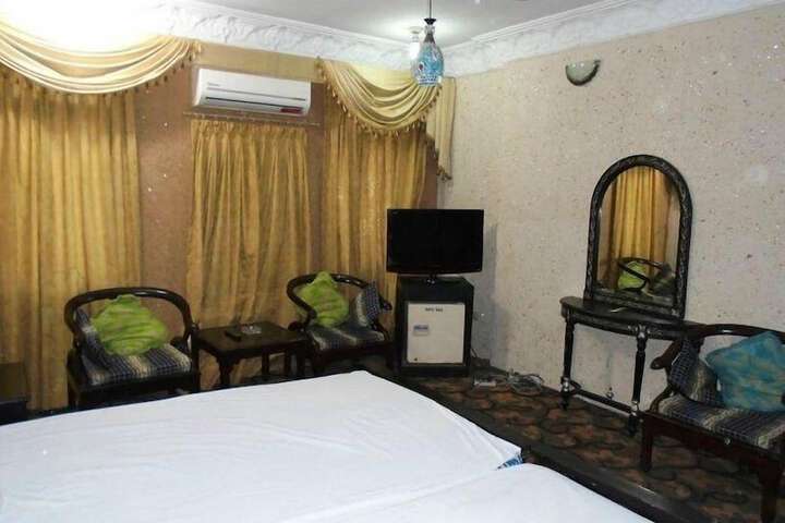 Room 12 of 19
