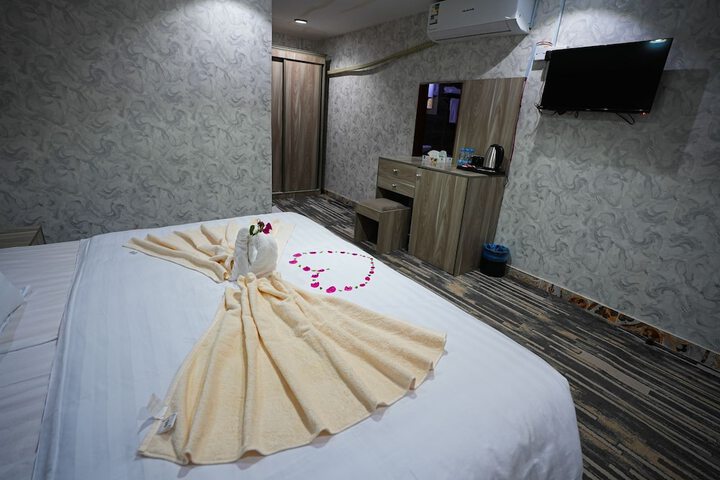 Room 15 of 40