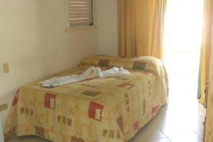 HOTEL LOS PINOS