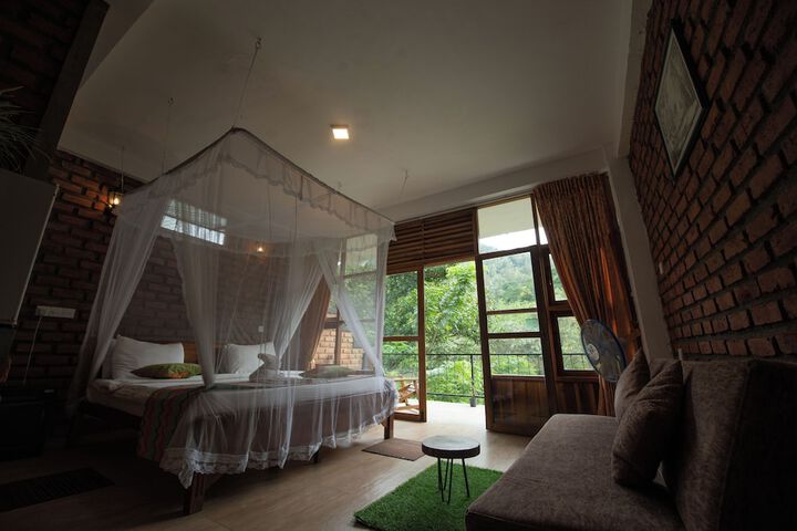 Room 21 of 50