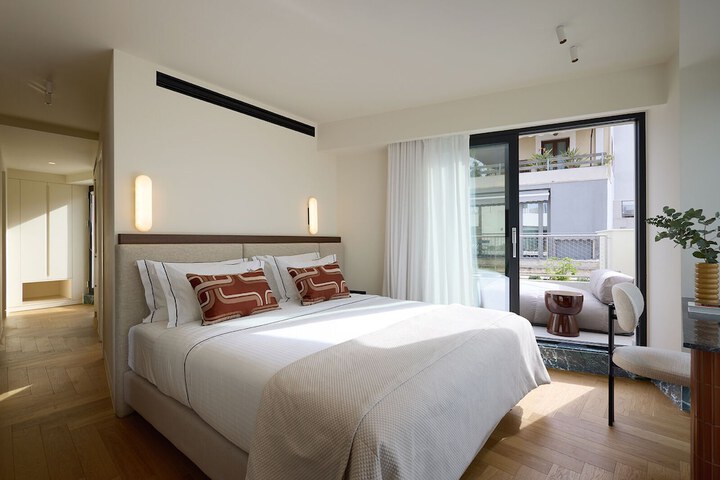 Room 5 of 50