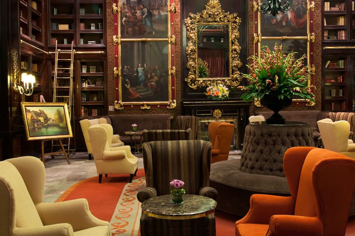 Guest Lobby
