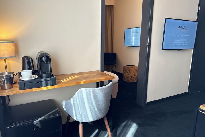 Room 13 of 37