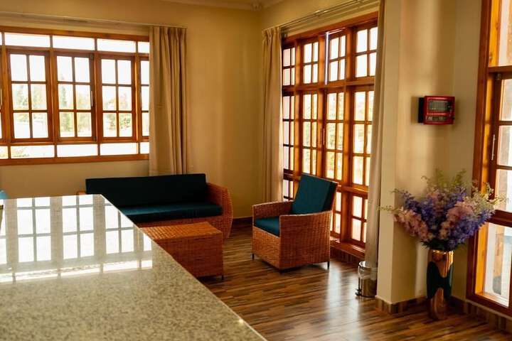 Room 12 of 28
