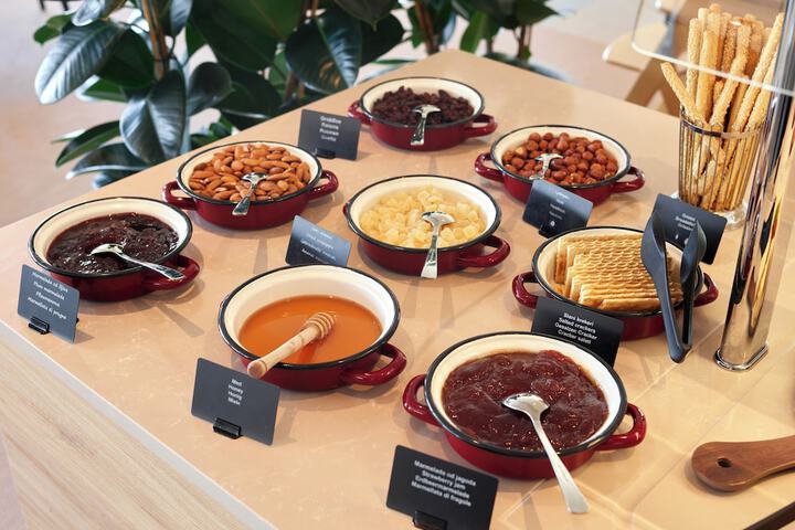 Breakfast/Coffee Service 30 of 43
