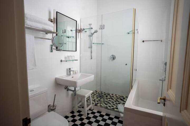 Room 35 of 52