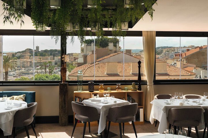 Dining 67 of 81