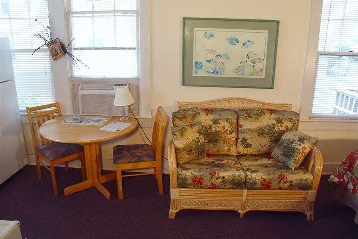 Room 2 of 29