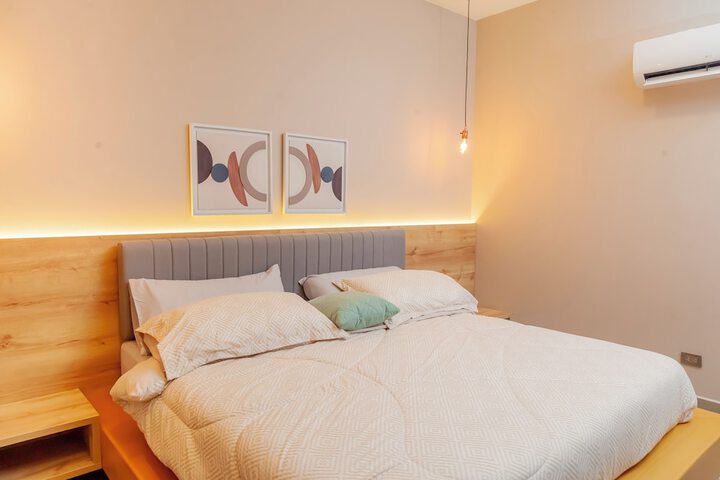 Room 3 of 7