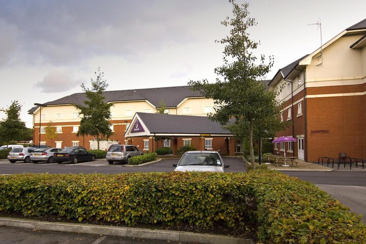 Premier Inn Warrington - M6 / J21