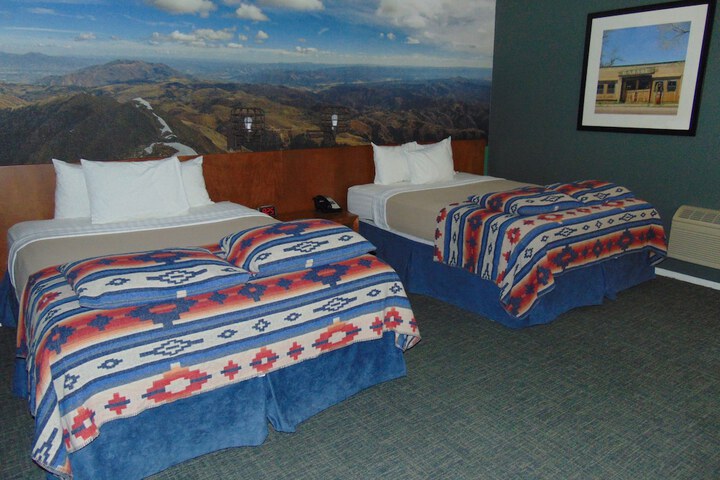 Room 5 of 64