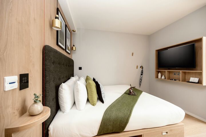 Room 45 of 82