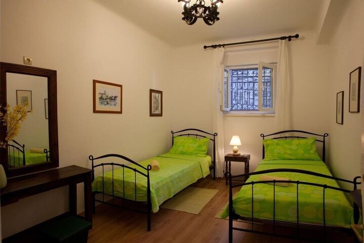 Room 16 of 24