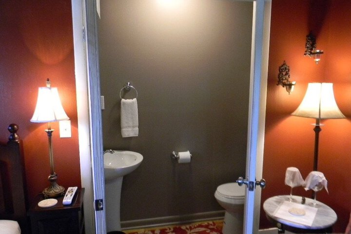 Room 17 of 46