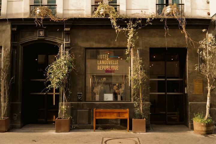 Hôtel La Nouvelle République &  Hammam in Paris