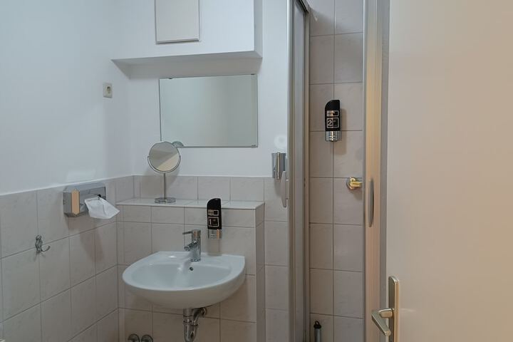 Room 14 of 23