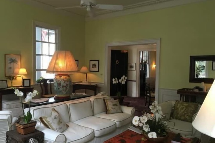 Guest Lobby