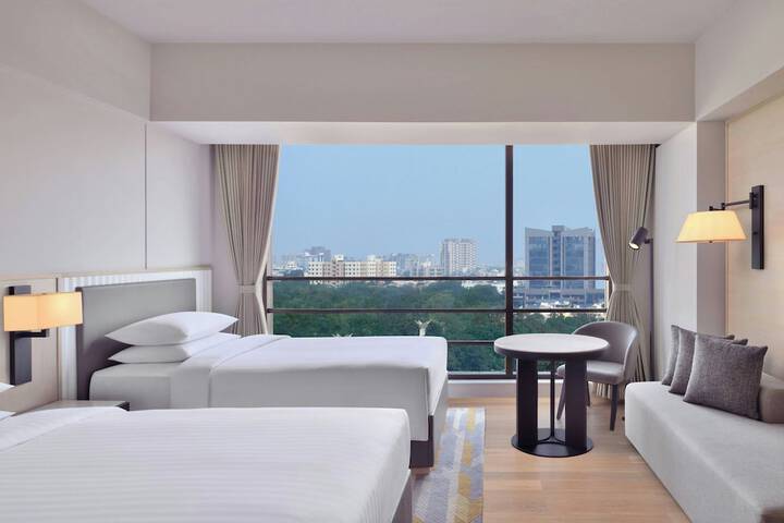 Room 25 of 53