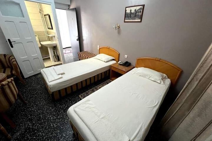 Room 4 of 21