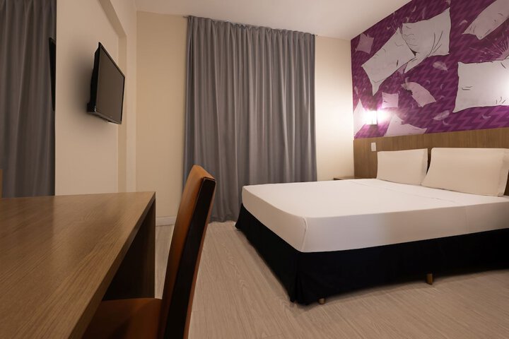 Room 4 of 50