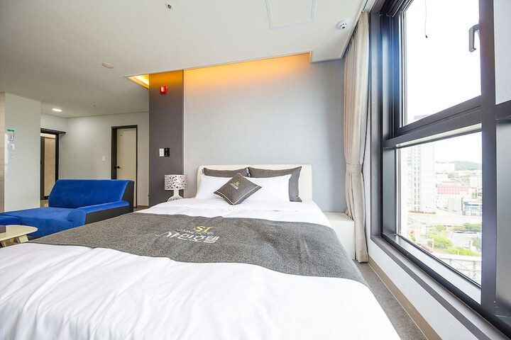 Room 17 of 65