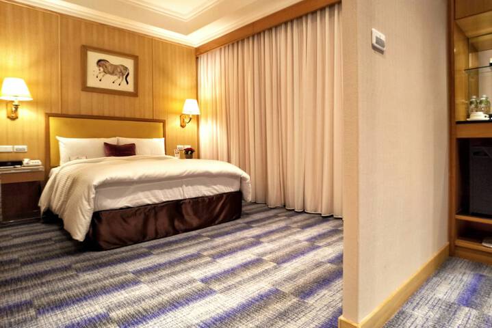Room 10 of 82
