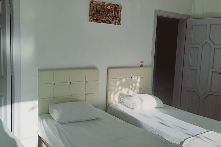 Room 52 of 68